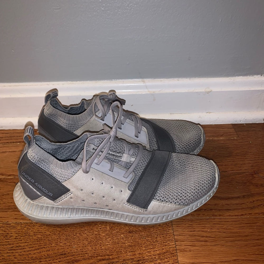 Under armor tennis shoes